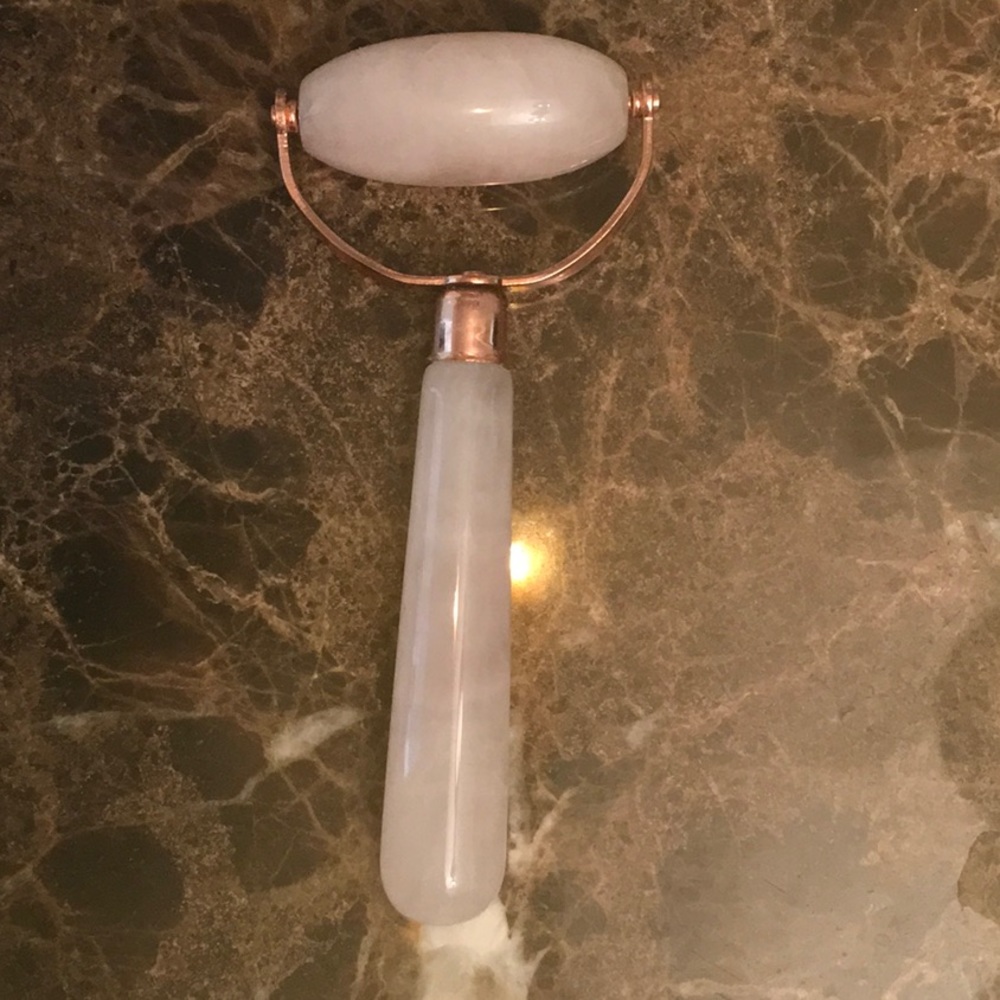 Rose quartz roller